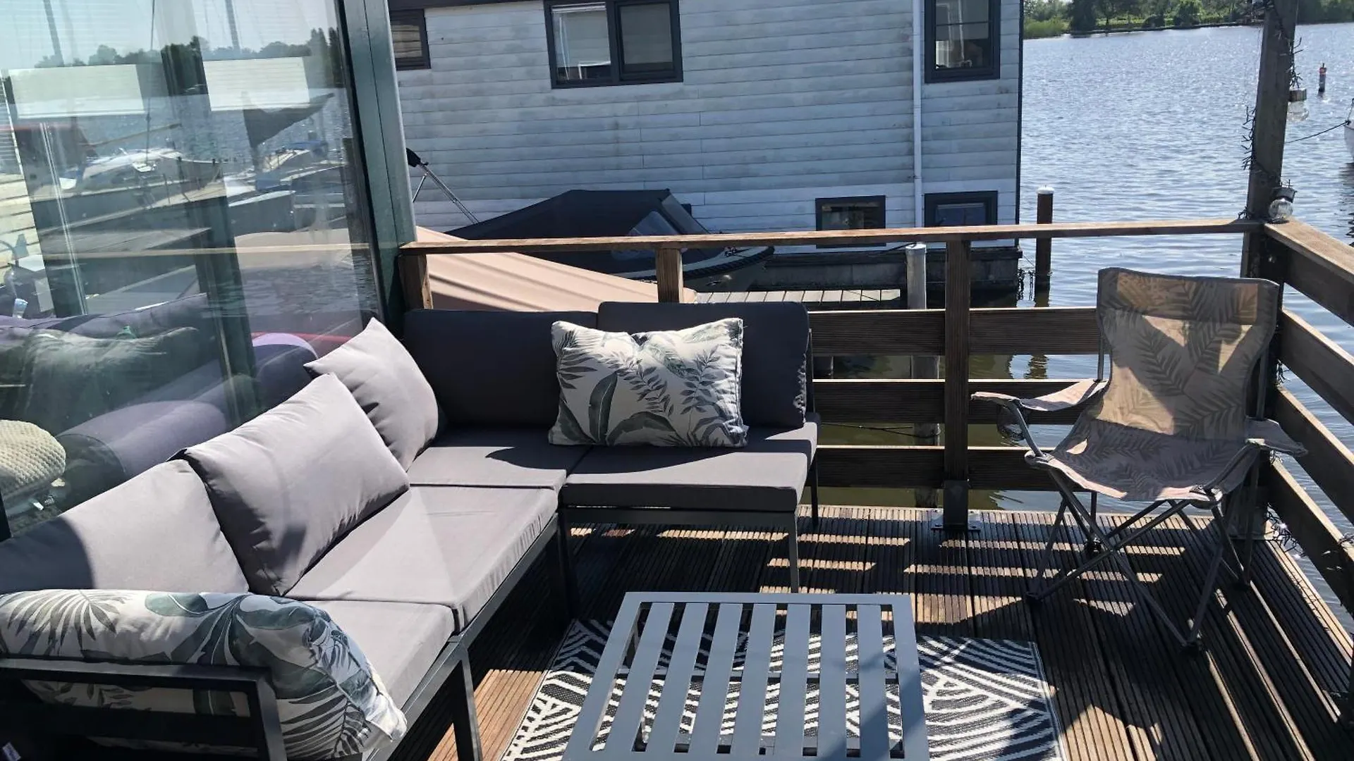 Holiday home Villa Waterwolf Aalsmeer